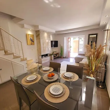 Daire Chic Townhouse By The Sea @ Villacana Playa! *