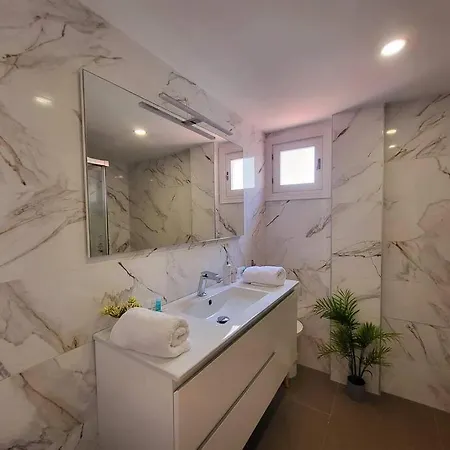 Daire Chic Townhouse By The Sea @ Villacana Playa! Estepona